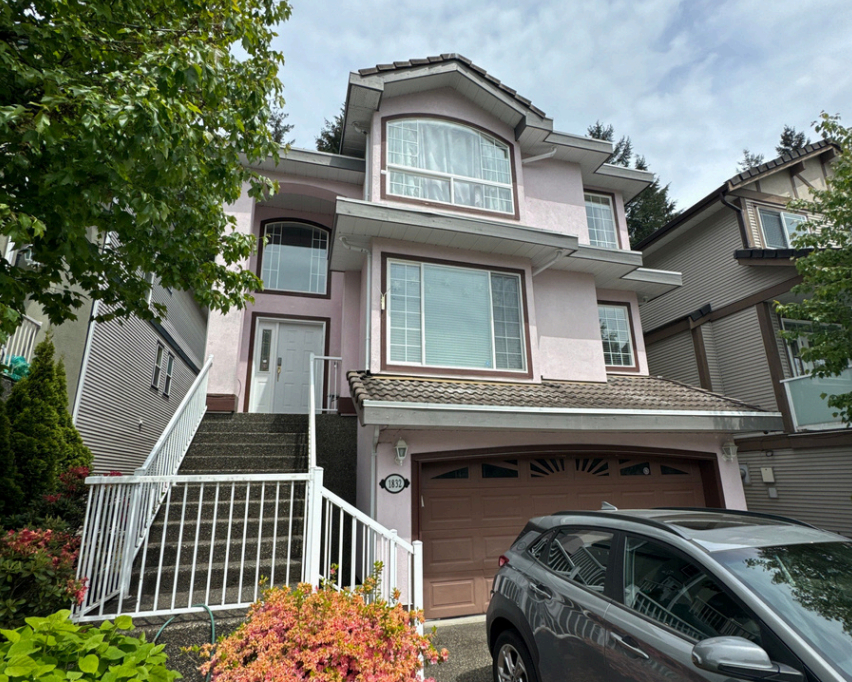 Vibrant-Revival-Residential-Exterior-Painting-in-Vancouver-08-29-2025_01_56_AM (1) Vibrant Revival Residential Exterior Painting in Vancouver AM ()